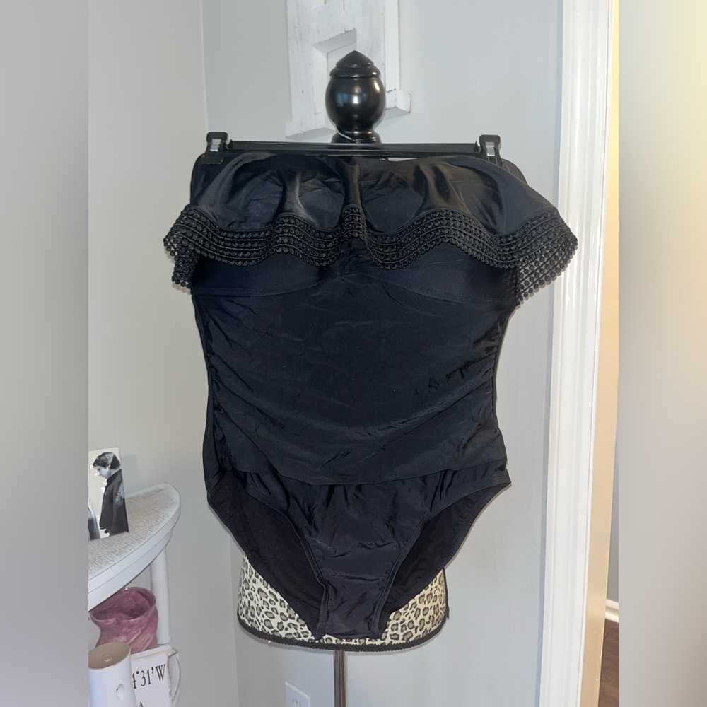 Kona Sol Women's Black Swimsuit‎ Size XL